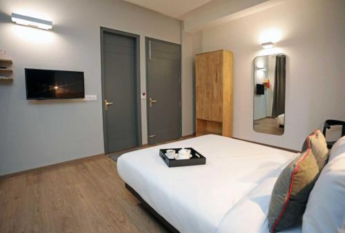 OYO Townhouse 024 Sector 47 Gurgaon Near Omaxe Celebration Mall