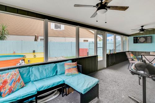 Удобства, Groovy Funhouse Getaway - 4 bdrm near Legoland in Eagle Lake