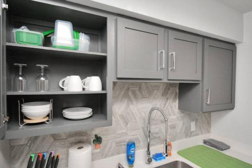 Modern 2 bedroom 2 bathroom Apartment Near Galleria in Houston, USA