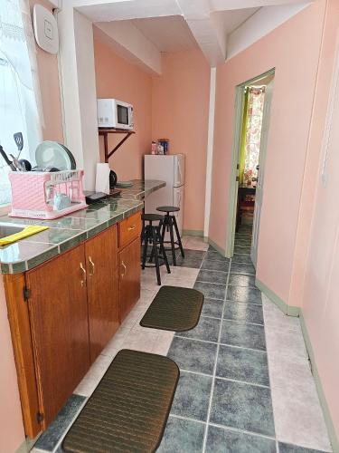 Cozinha, C&M Suites in Roseau