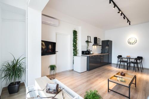 One-Bedroom Apartment image 10