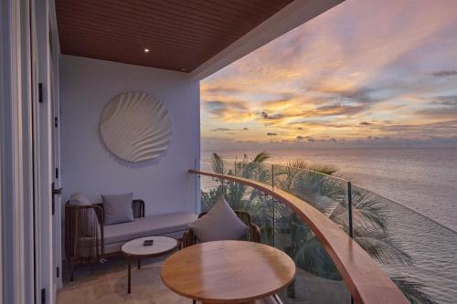 Stone Hotels Dhiffushi Room Type - Grand Seaview Room