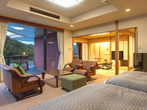 room detail thumbnail 1