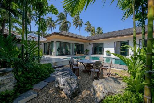 2 bedrooms, 3 beds