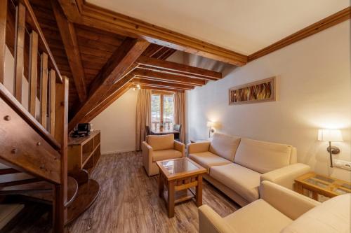 Occitania Suite Duplex (2 Adults + 2 Children)