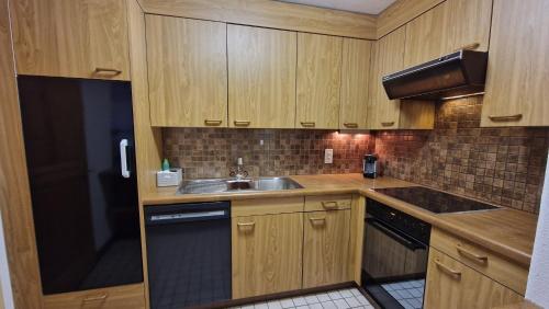 Kitchen, Chesa Bellaval, Haus Chamuotsch 2 1 2-Zimmerwohnung in Silvaplana