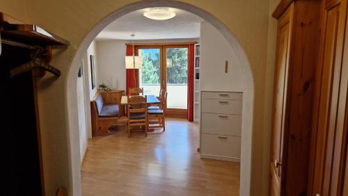 Chesa Bellaval, Haus la Vuolp 2 1 2-Zimmerwohnung in Silvaplana
