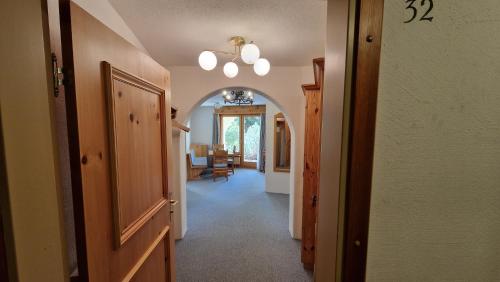 Oprema, Chesa Bellaval, Haus la Vuolp 2 1 2 Zimmerwohnung in Silvaplana