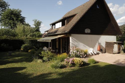 Lovely house with garden, jardin et terrasse - Location saisonnière - Annecy