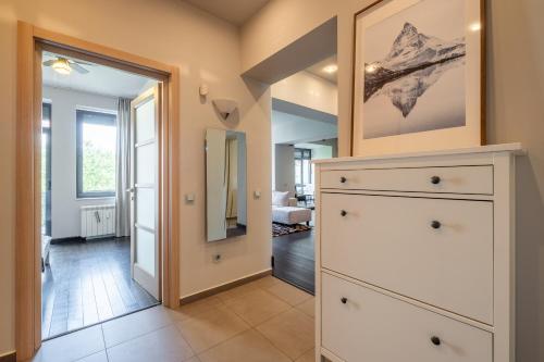 Modern yet Rustic Style City Centre Apt 2BR/2BTH, Sofia (Foto 7)