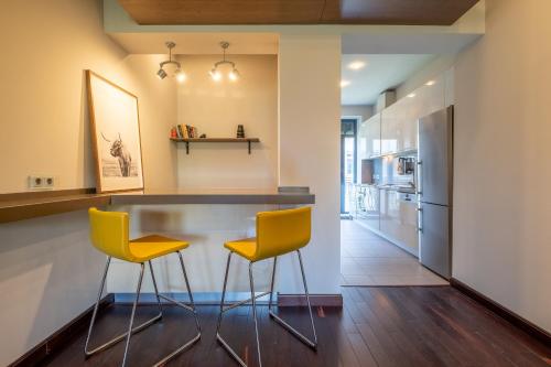 Modern yet Rustic Style City Centre Apt 2BR/2BTH, Sofia (Foto 8)