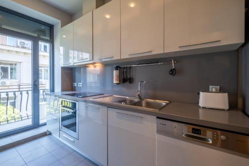Modern yet Rustic Style City Centre Apt 2BR/2BTH, Sofia (Foto 10)