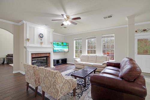 *Hot Spa*Beautiful 4 Bedroom, private Nature view in Austin, USA