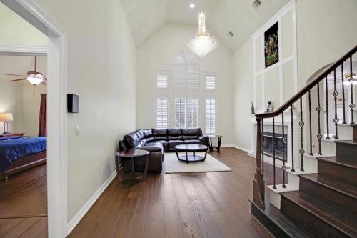 *Hot Spa*Beautiful 4 Bedroom, private Nature view in Austin, USA