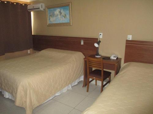 2 twin beds