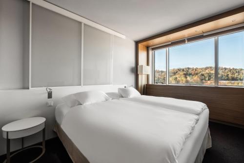Executive Suite image 2