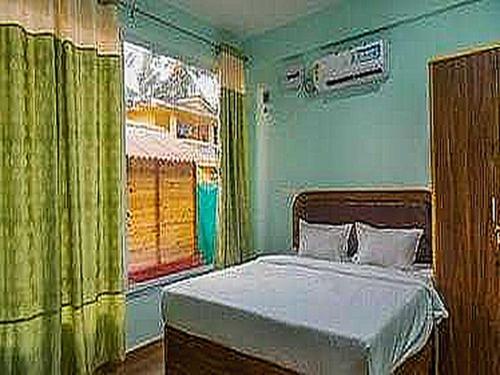OYO Flagship 90896 Ace Holiday Inn