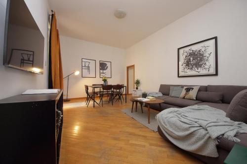 Giant Borghese Apartment, Roma (foto 10)