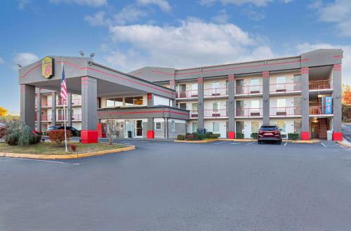 . Super 8 by Wyndham Kingsport