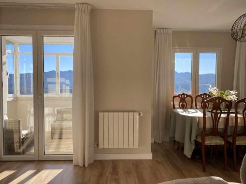 會議室/宴會廳, Mirador Solasierra montaña y pantano VUT-LE-5623 (Mirador Solasierra montana y pantano VUT-LE-5623) in 里亞諾