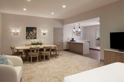 Hilton West Palm Beach - image 9