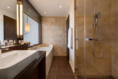 room detail thumbnail 2