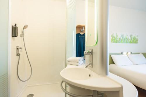ibis budget Brugge Centrum Station - image 11