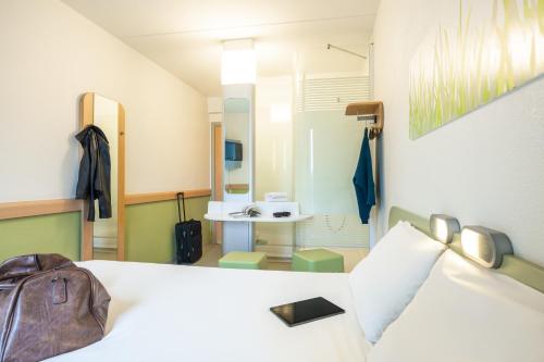ibis budget Brugge Centrum Station - image 4