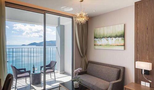 Empyrean Nha Trang - Rain Sevice