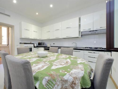 Spanish Steps Family Home by TreasureRome - image 3