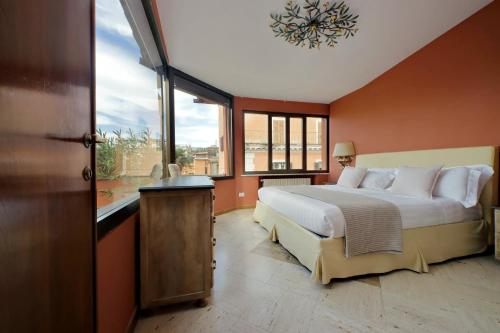 TreasureRome Spanish Steps Penthouse, Rome (photo 10)