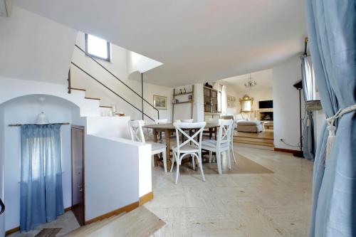 TreasureRome Spanish Steps Penthouse, Rome (photo 8)