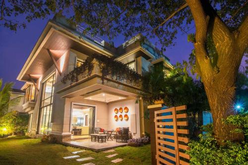 StayVista's Villa Maira - Hill-View & Pet-Friendly Villa with Modern Interiors - Phalane StayVista's Villa Maira - Hill-View & Pet-Friendly Villa with Modern Interiors - Phalane