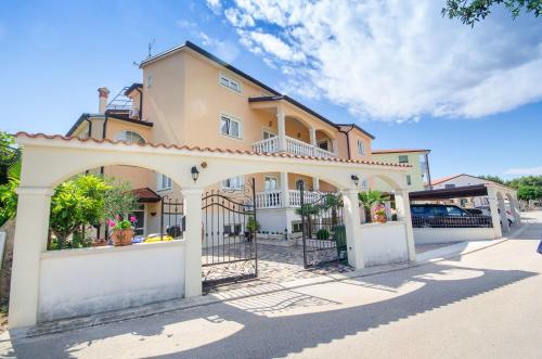  Apartments Villa Amfora, Pension in Rovinj