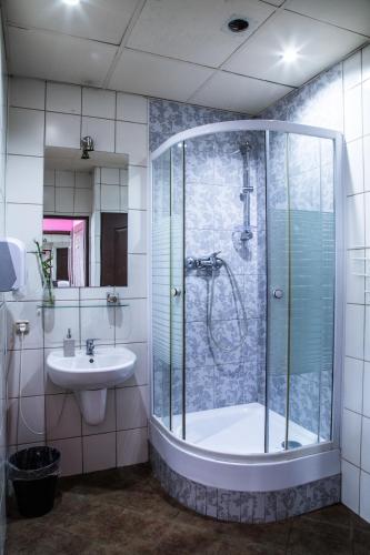 샤워실, Room Hostel Piotrkowska in 우치