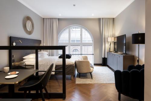 Bed, Bob W Koti Katajanokka near Suomenlinna Church (Suomenlinnan kirkko)