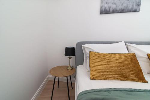 New and modern apartment in Old Town by URBAN RENT