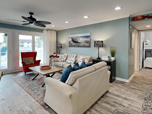 Exterior view, Sandpiper Cove #2084 near Louisiana Lagniappe