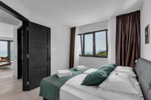 One-Bedroom Apartment image 2