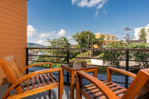 Supersized One Bedroom Apartment (2 Person) image 10