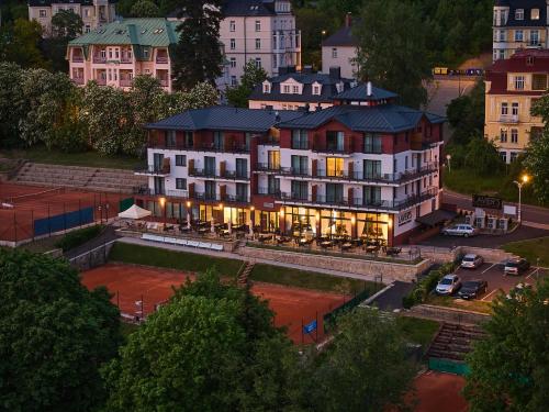 Queens Hotel & Wellness