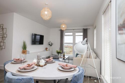 Poole Quay, elegant apt, sleeps 4, Wi-Fi & parking - Carters Quay View