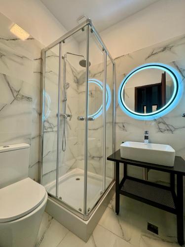 Zuhanyzó, Escape Pensiune in Rojiste