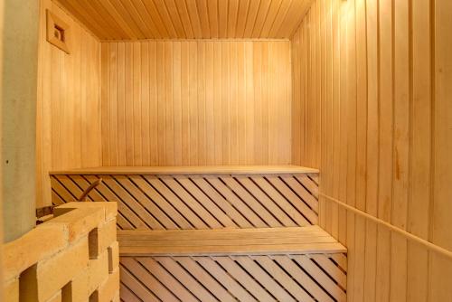 Mountain View Hot Spring Resort in Tash-Tyube