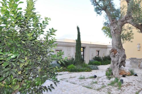 BHB Hotel - image 6