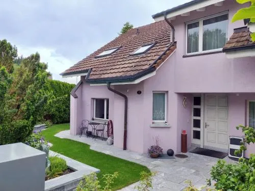 Hillside Homestay near Luzern by Menbergs Harmony Homestay in Hildisrieden, Schweiz