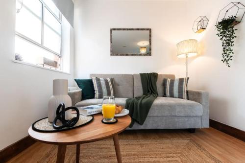 City Centre 1-bedroom apartment - Close to Solent-Hospital-Free Parking - Apartment - Southampton