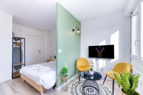 Studio parking gratuit, wifi - fibre, confort éclairé, Grenoble
