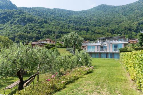 Villa Costanza- private seasonal warm pool, steam room, sauna-Bellagio Village Residence