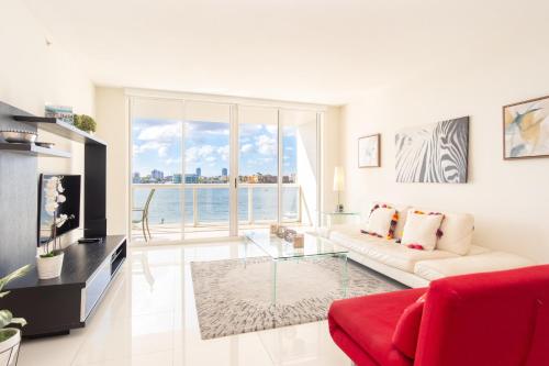 Golden Bay 408 in Miami Beach, USA